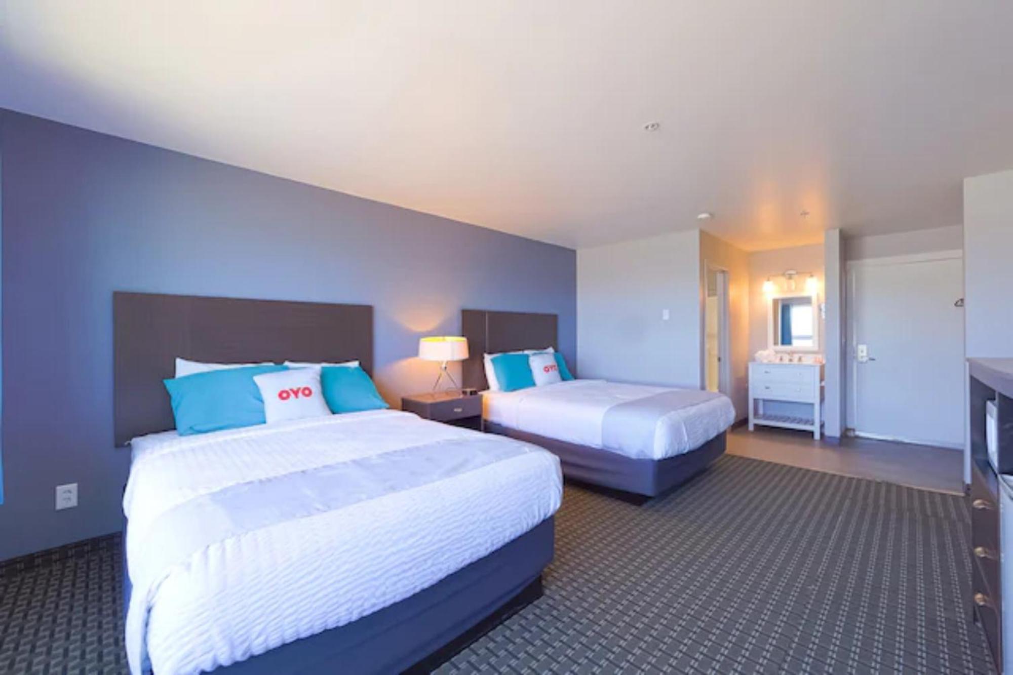 Oyo Waves Hotel Newport Or - Nye Beach Екстериор снимка