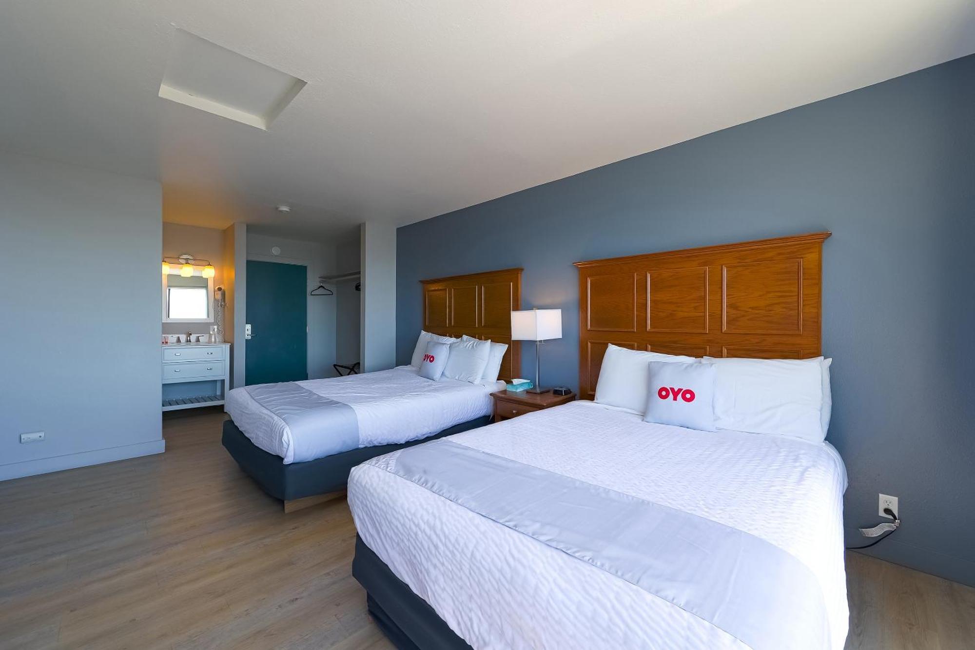 Oyo Waves Hotel Newport Or - Nye Beach Екстериор снимка