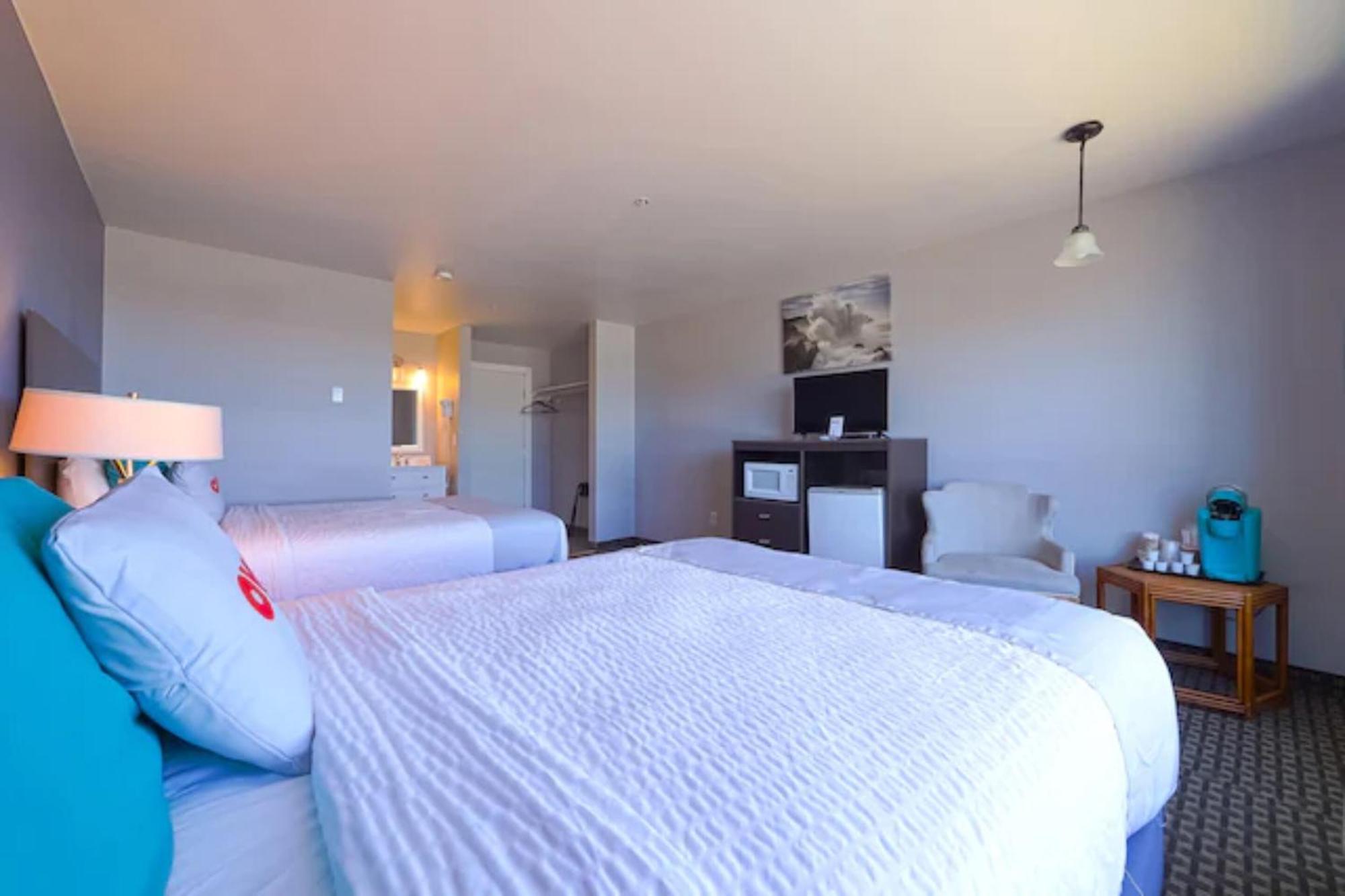 Oyo Waves Hotel Newport Or - Nye Beach Екстериор снимка
