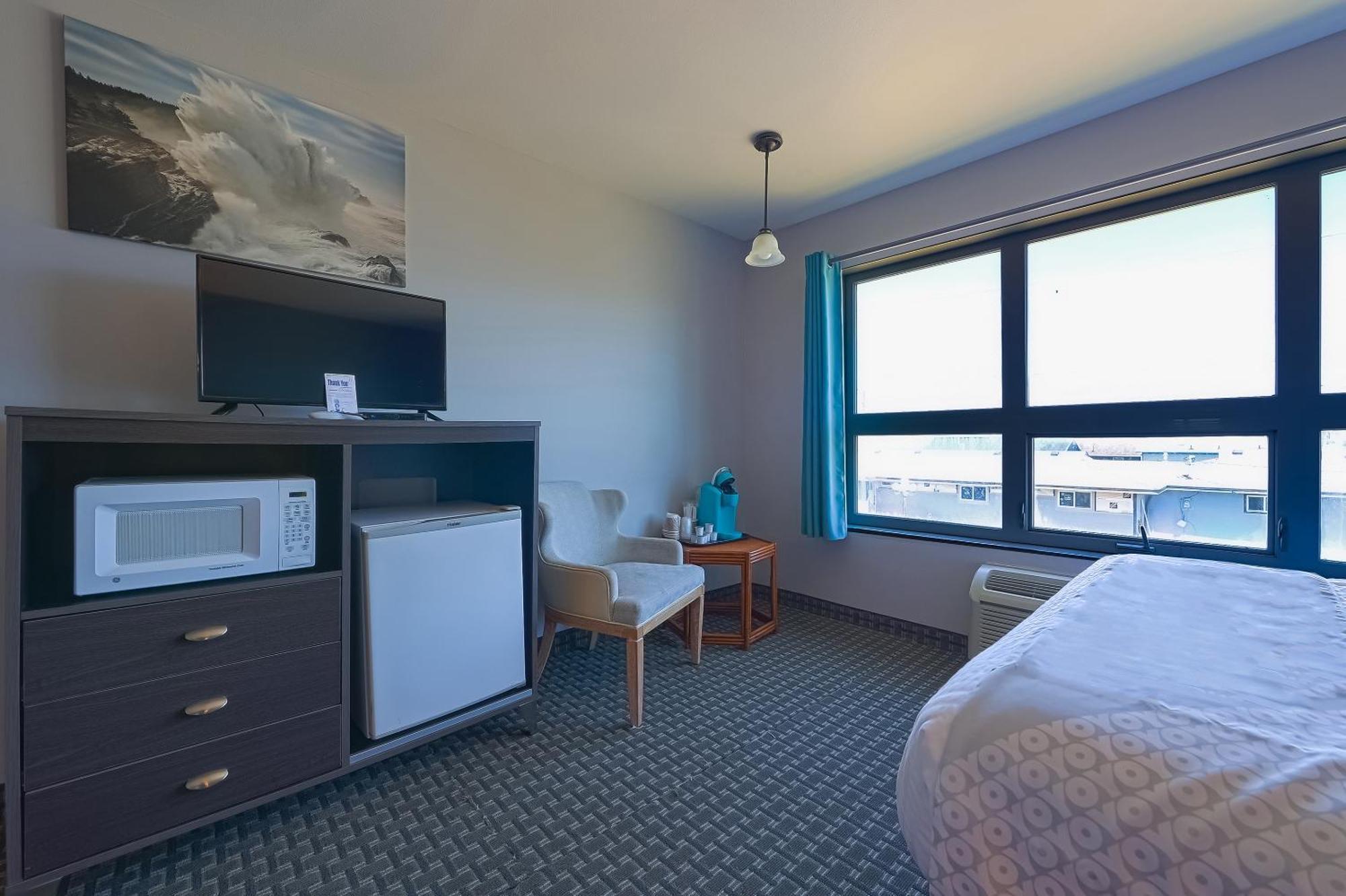 Oyo Waves Hotel Newport Or - Nye Beach Екстериор снимка
